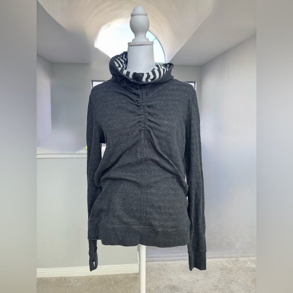 Lululemon reversible shirt size 6